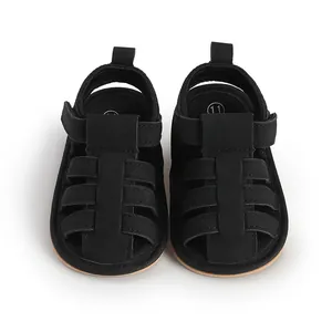 Ademende zwarte babysandalen met zachte zool voor baby's van 0-1 jaar oud detail