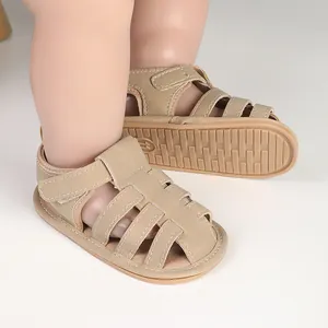 Beige baby wandelsandalen voor de zomer met zachte antislipzool en ademende bandjes