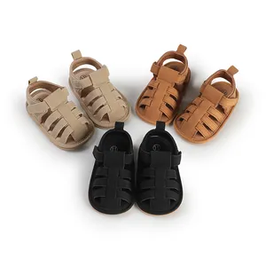 Zachte baby sandalen 0-1 jaar, zomer loopschoenen verkrijgbaar in drie verschillende kleuren.