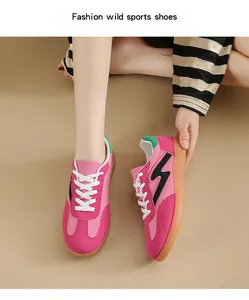 Elegantes zapatillas rosas estilo German Trainer para mujer con rayo y suelas de goma marrón