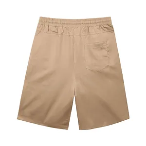 Vue arrière du short d'été décontracté kaki pour homme avec taille élastique et poche