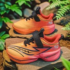Zapatillas de baloncesto naranjas para niños con malla transpirable y suelas gruesas
