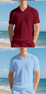Dettagli delle polo estive da uomo in maglia a nido d'ape bordeaux e blu chiaro.