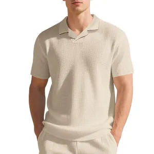 Polo da uomo minimalista in maglia a nido d'ape beige a maniche corte con colletto Berke