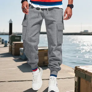 Detail van grijze zwaargewicht fleece cargo joggingbroek met zakken en trekkoord