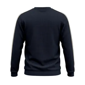 Vue arrière d'un sweat-shirt bleu marine à carreaux avec rayures blanches sportives aux bras