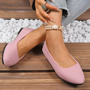 Eleganti ballerine in camoscio rosa a punta quadrata per donna, stile casual chic.