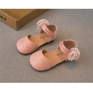 Eleganti scarpe da principessa rosa per bambine con accenti di fiori di perle e pizzo