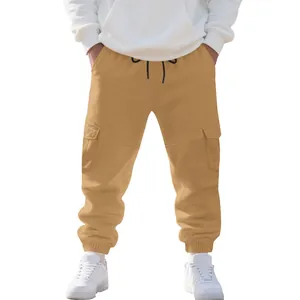 Heren fleece cargo joggingbroek in kaki met verstelbaar trekkoord en handige zijzakken