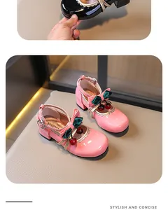Elegante rosa Lolita Mary Jane Schuhe mit dekorativer Schleife und Kirsch-Detail