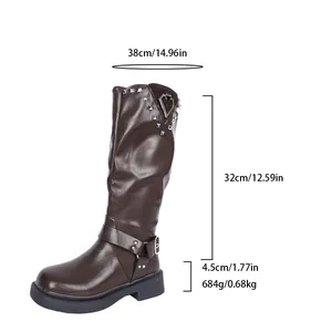 Detailansicht brauner Leder-Ritterstiefel mit Größenangaben und Gewichtsangabe