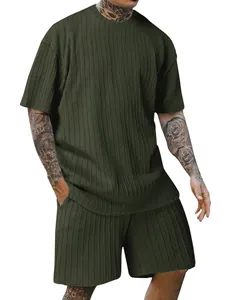 Herren Sommer Freizeit-Set in Olivgrün mit Zopfmuster T-Shirt und passenden Shorts