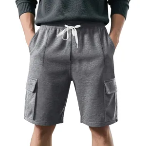 Details von grauen Herren-Cargoshorts mit Kordelzug und Seitentaschen.