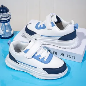 Sneakers traspiranti alla moda blu e bianche per bambini dai 6 ai 12 anni outdoor