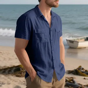 Dettaglio camicia in lino a maniche corte blu navy da uomo con due tasche sul petto