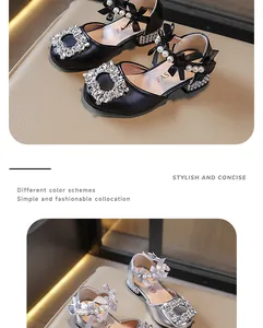 Elegantes zapatos de princesa para niñas con hebillas de diamantes y tiras de perlas.