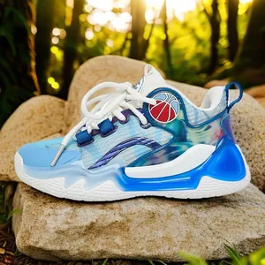 Trendiger blauer Basketballschuh für Jungen mit Mesh und rutschfester Gummisohle