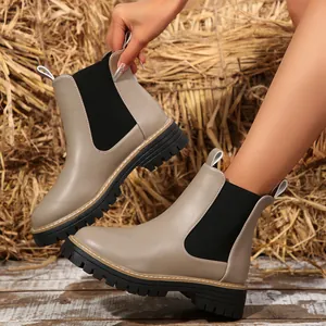 Botas Chelsea caqui de estilo británico con suela de plataforma y elástico negro