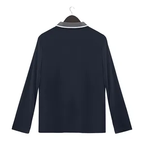 Vista posteriore di una polo da uomo a maniche lunghe blu navy minimalista