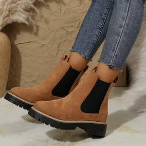 Botines Chelsea de ante marrón para mujer con suela gruesa negra para el otoño