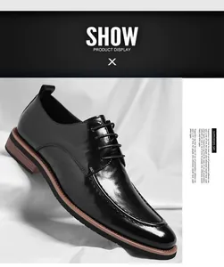 Vista dettagliata delle scarpe Oxford in pelle nera lucida con bordo della suola marrone chic