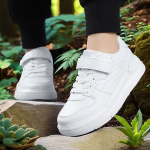 Baskets de sport blanches classiques pour enfants avec scratch pour l'école