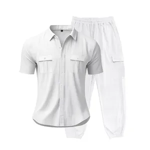 Conjunto de lino blanco para hombre con camisa cargo de manga corta y pantalón largo holgado.