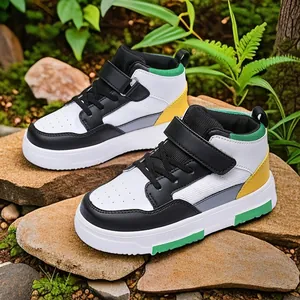 Baskets Montantes pour Enfants Chaussures de Skate Décontractées pour Garçons Chaussures de Sport à la Mode en Blocs de Couleur pour Enfants Baskets Respirantes et Antidérapantes Avec Velcro