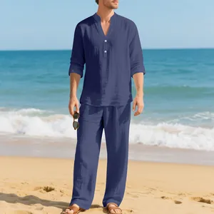 Completo casual da uomo in lino blu navy con camicia Henley e pantaloni lunghi morbidi