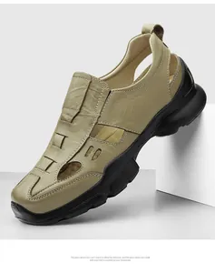 Détail de chaussures de rivière respirantes en cuir pour hommes avec design ajouré