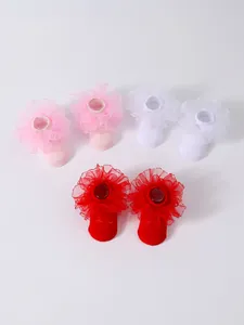 Lindos calcetines princesa para bebé con flores de encaje en rosa blanco rojo.