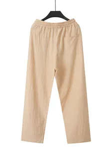 Locker geschnittene Herrenhose aus Baumwolle und Leinen in Hellbeige mit Gesäßtasche