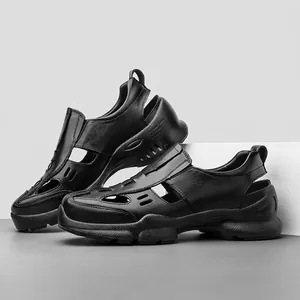 Chaussures de wading noires respirantes pour hommes avec design creux et semelle plateforme