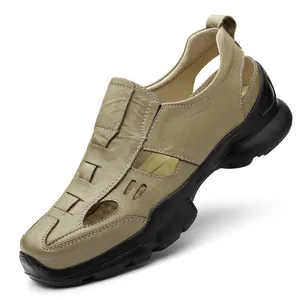 Sandales d'été en cuir ajouré pour hommes avec semelle souple et antidérapante.