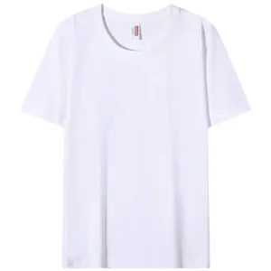 Vista dettagliata della classica t-shirt in cotone bianco a maniche corte girocollo