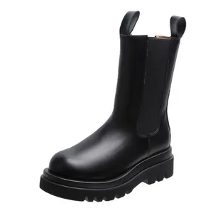 Botas Chelsea de cuero negro para mujer con punta redonda y suela de plataforma gruesa