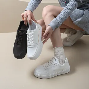 Baskets compensées décontractées blanches et noires avec semelles épaisses pour femmes