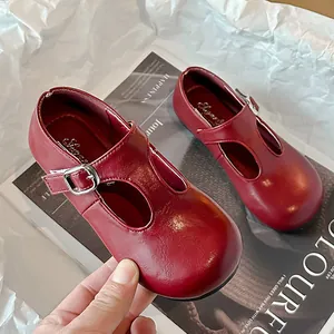 Klassieke rode T-strap Mary Jane leren schoenen voor meisjes met een comfortabele zachte zool