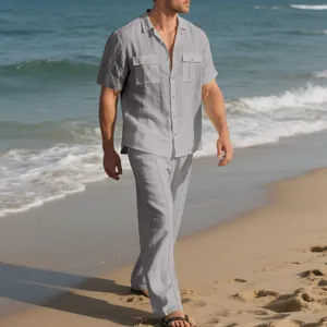 Conjunto casual de lino gris para hombre con camisa y pantalones largos en la playa