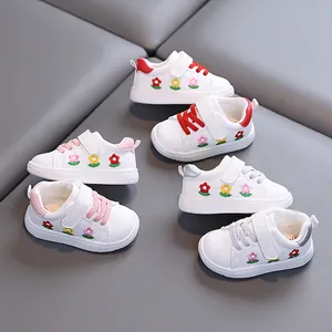 Minimalistische Weiße Lauflernschuhe Mit Blumenbestickung Weiche Sohle Rutschfest Für Jungen Mädchen Kleinkinder Mode Lässig Brotschuhe