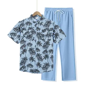 Conjunto de verano 2025 para hombre con camisa de palmeras y pantalón azul claro