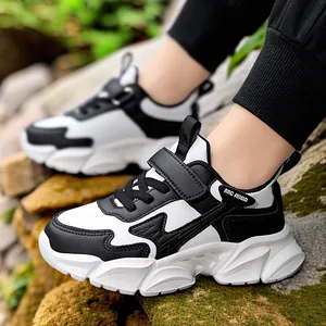 Jungen-Sneaker in Schwarz-Weiß mit weicher Sohle für Kinder von 6 bis 12 Jahren