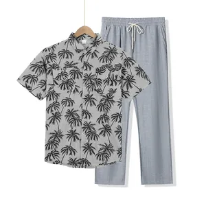 Conjunto gris para hombre con camisa de palmeras y pantalones largos con cordón suave