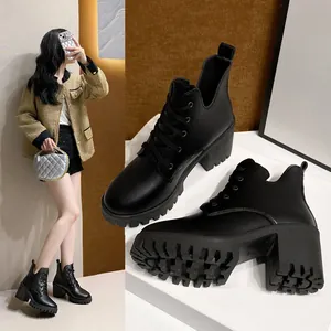 Schwarze Damen-Plateau-Stiefeletten mit Blockabsatz im britischen Stil für Herbst und Winter