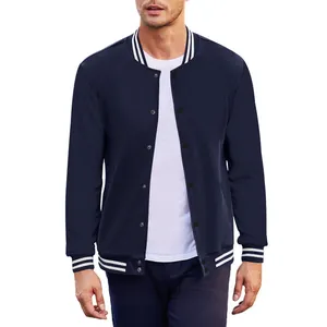 Détail du blouson varsity bleu marine pour homme avec poignets à rayures blanches