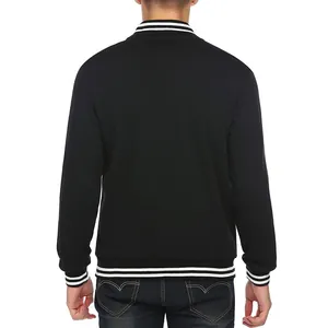 Vue arrière détaillée d'un blouson teddy noir rétro pour homme en polaire avec bords rayés