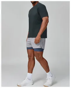 Camiseta deportiva para hombre transpirable y de secado rápido en gris oscuro