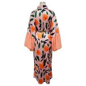 Vue arrière du cache-maillot de plage pour femme avec imprimé floral et manches.
