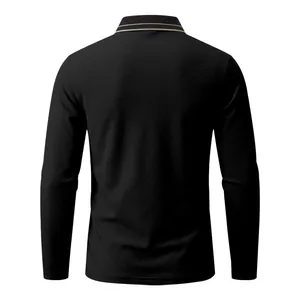 Rückansicht eines schwarzen Langarm-Piqué-Poloshirts mit Kragendetail.