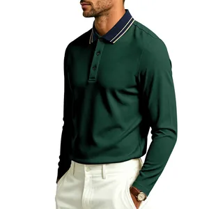 Detailaufnahme von dunkelgrünem Herren-Langarm-Piqué-Poloshirt im Business-Casual-Stil